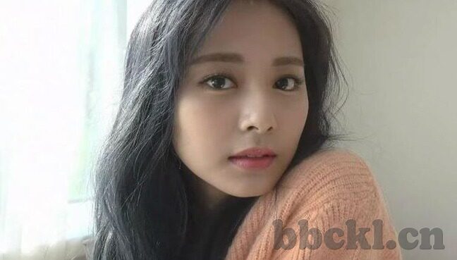 麻豆av勾引少妇-深入探讨成人内容与社会伦理的边界——麻豆av勾引少妇现象分析